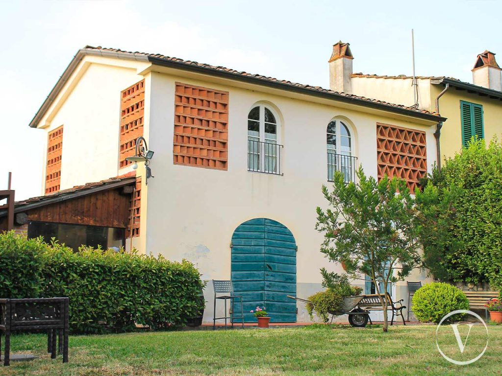 Farmhouse for sale in via della Chiesa di Gragnano, Lucca