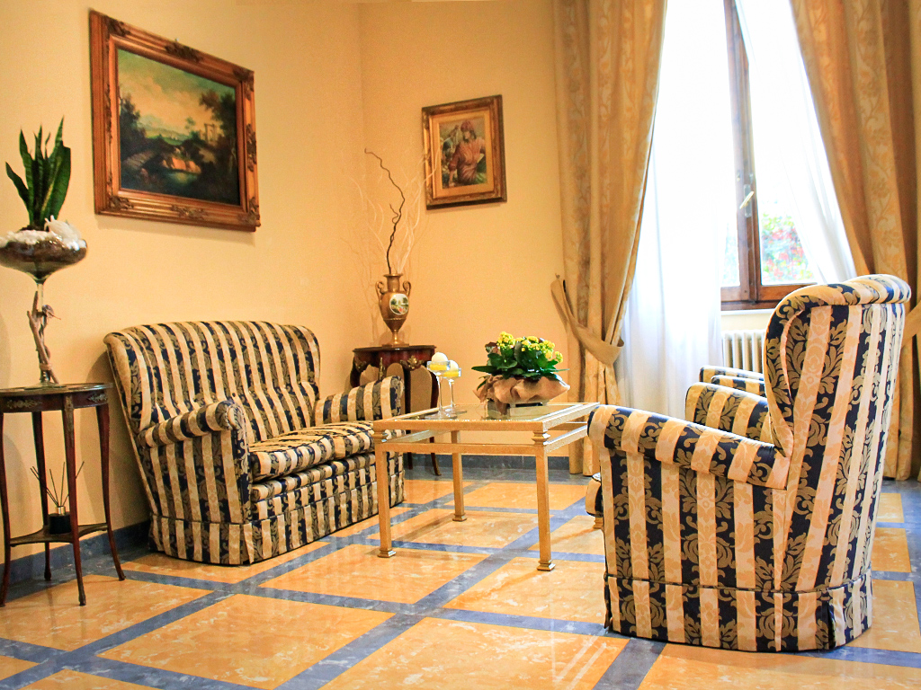 Living Room hotel for sell - Montecatini Terme